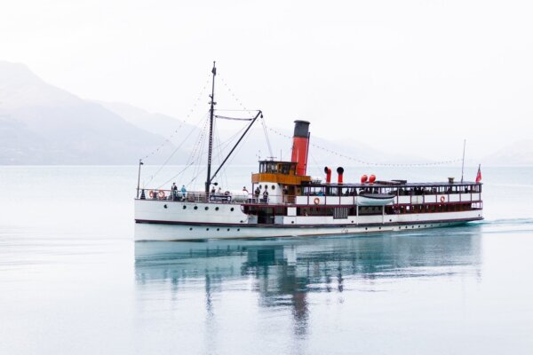 Lake Wakatipu Cruise - Image 3