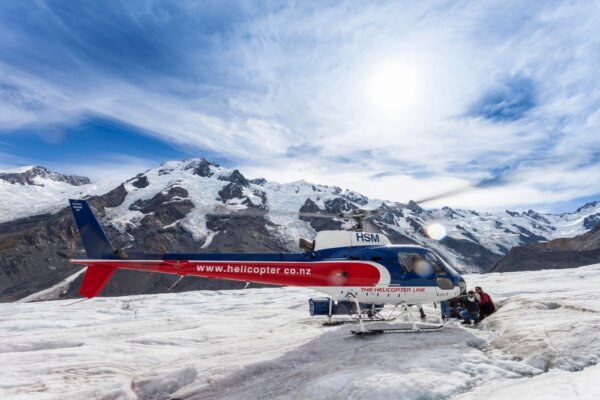 Helicopter flight over Franz Josef & Fox Glaciers with snow landing! - Image 3