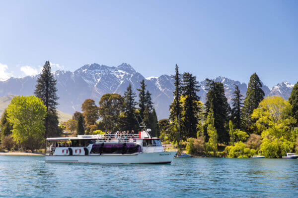 90 Minute Scenic Cruise on Lake Wakatipu - Image 3