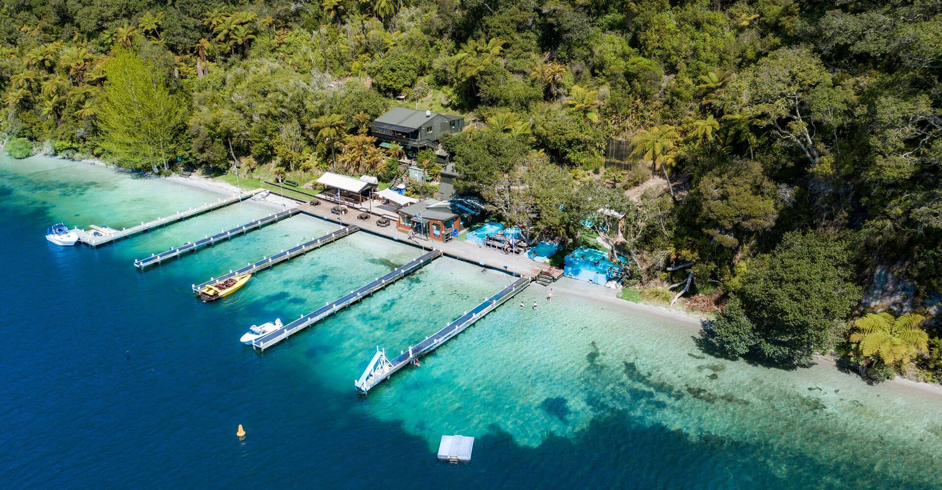 Rotorua Jet Boat and Lakeside Hot Pools Experience - Image 4