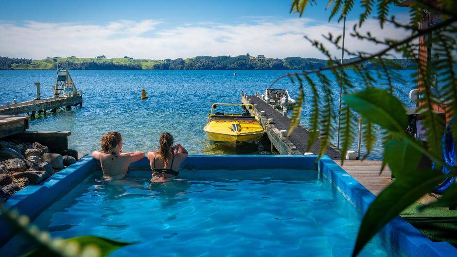 Rotorua Jet Boat and Lakeside Hot Pools Experience