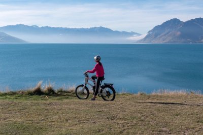1_Lake-Hawea-loop-trail_Credit_LandEscape-2048x1152