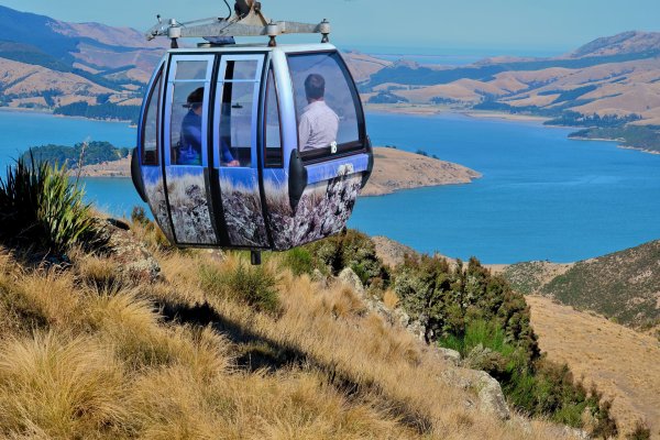 Gondola cabin with harbour