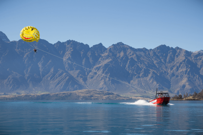 Paraflights_BannerBackground_Image1