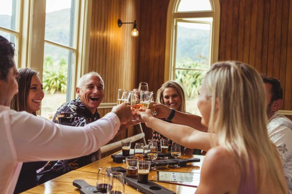 Queenstown Twilight Wine and Craft Beer Tasting Tastings Experience Tour Chuffed Gifts