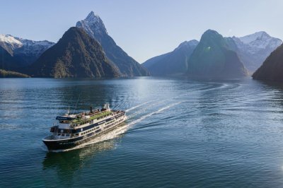 RealNZ-Milford-Haven-Cruise-medium