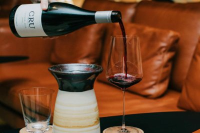 img-1618449633-5536-5957-Smith-and-Sheth-Jan-2019-18__aWxvdmVrZWxseQo_CropResizeWzEyMDAsNjMwLDc1LCJqcGciXQ